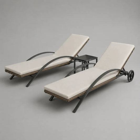Lot de 2 bains de soleil réglables en acier et résine tressée, coussins beiges, 200 × 70 × 90 cm, avec table 45 × 45 × 40 cm